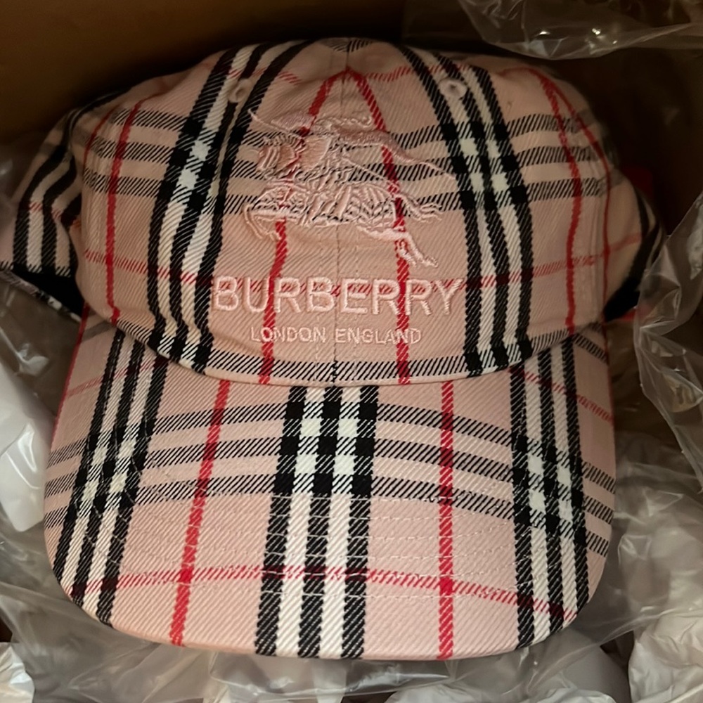 NWT Burberry X supreme cap